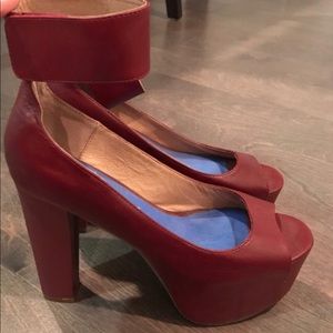 Jeffrey Campbell Ankle Strap Peep Toes Size 9.5